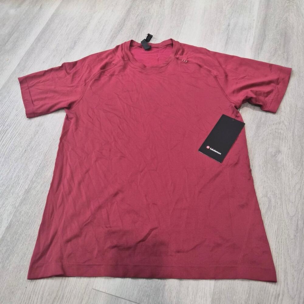NWT $79 Lululemon Metal Vent Tech Short Sleeve Size Medium